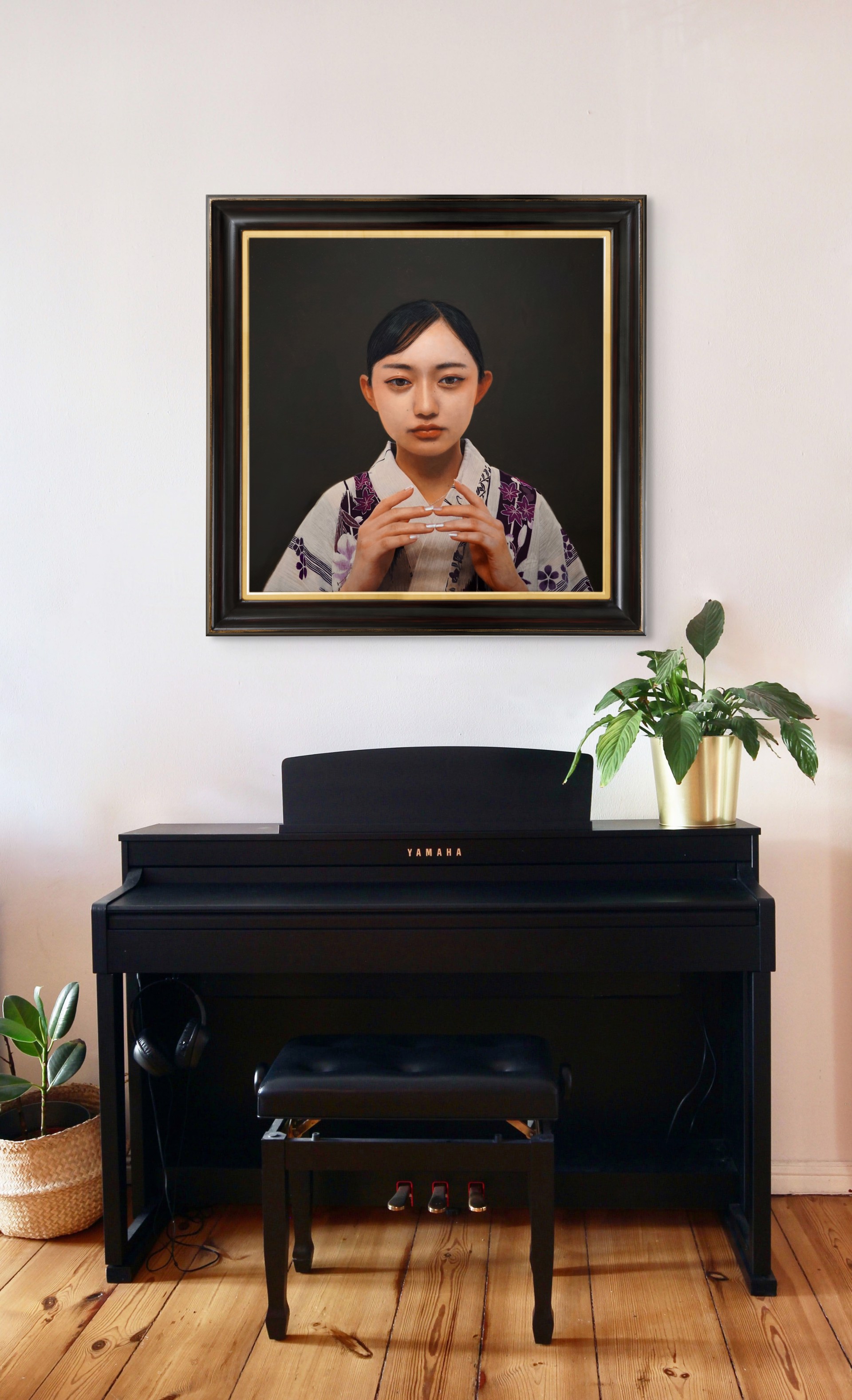 A painting of a woman in a kimono holding her hands together.