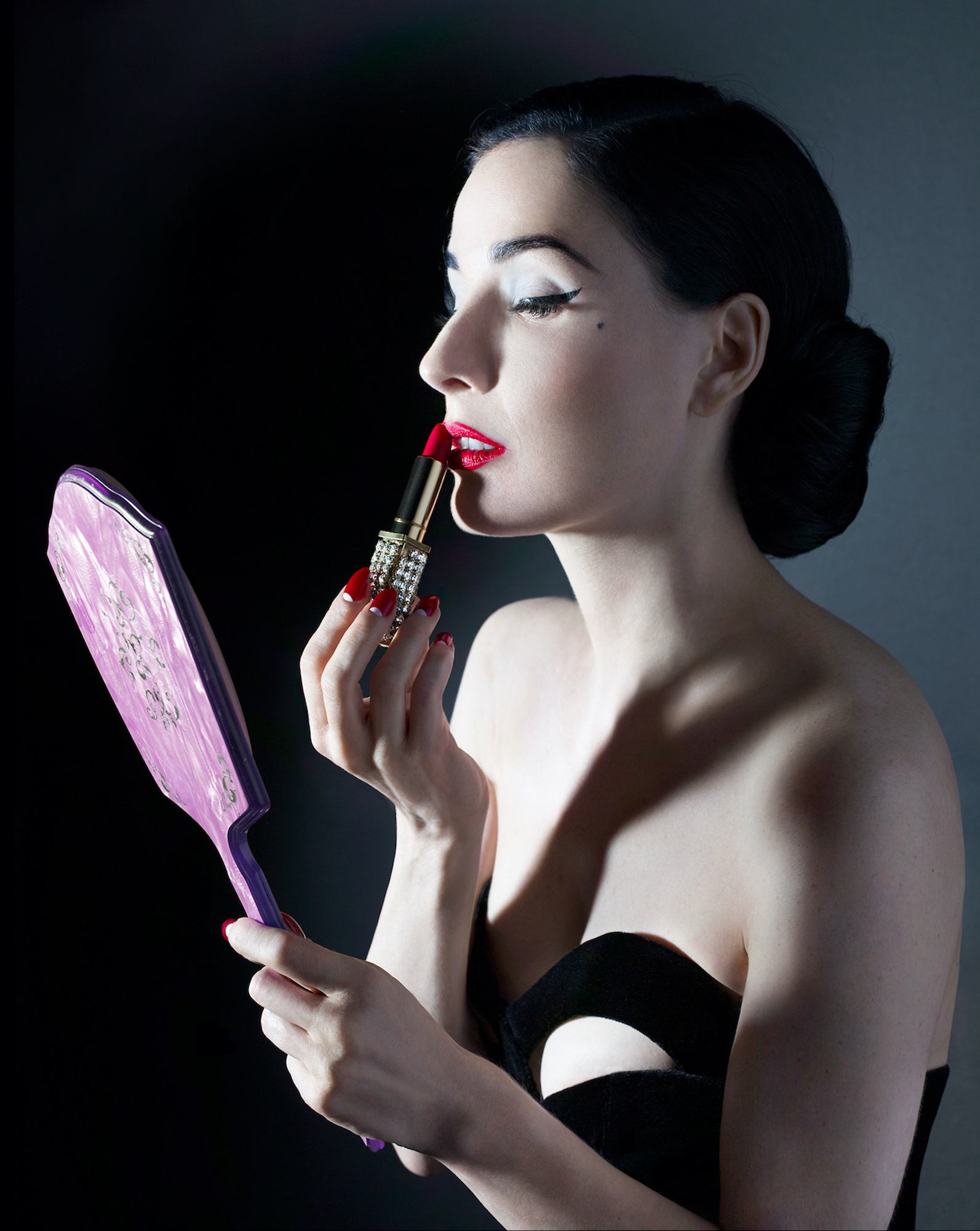 Dita, Mirror Mirror by Markus Klinko, 2009