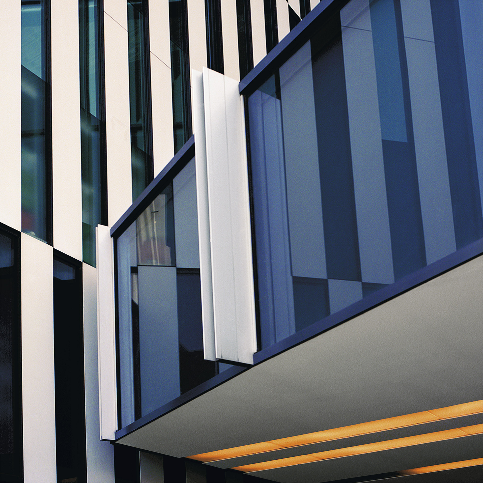 Mall, Tokyo by Noémie Baumann, 2016