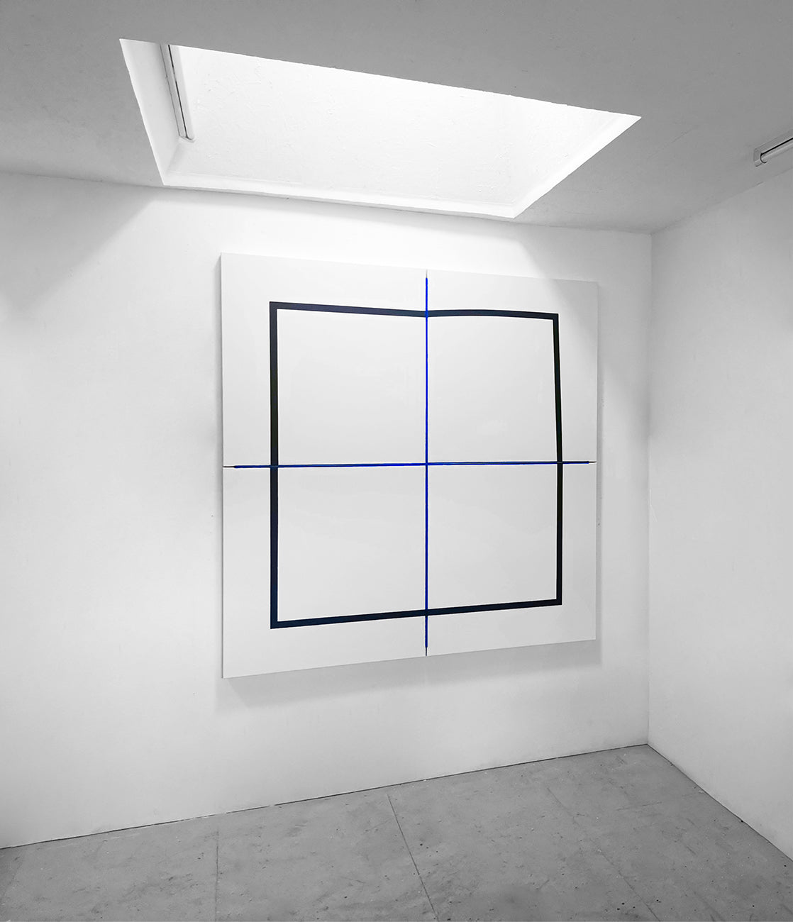 A square with a blue line in the middle of it.