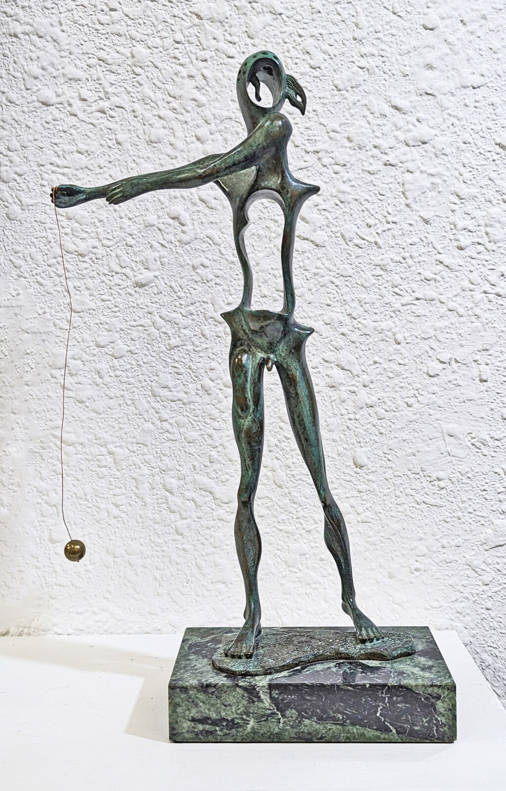 Homage to Newton (bronze sculpture) by Salvador Dalí, 1981