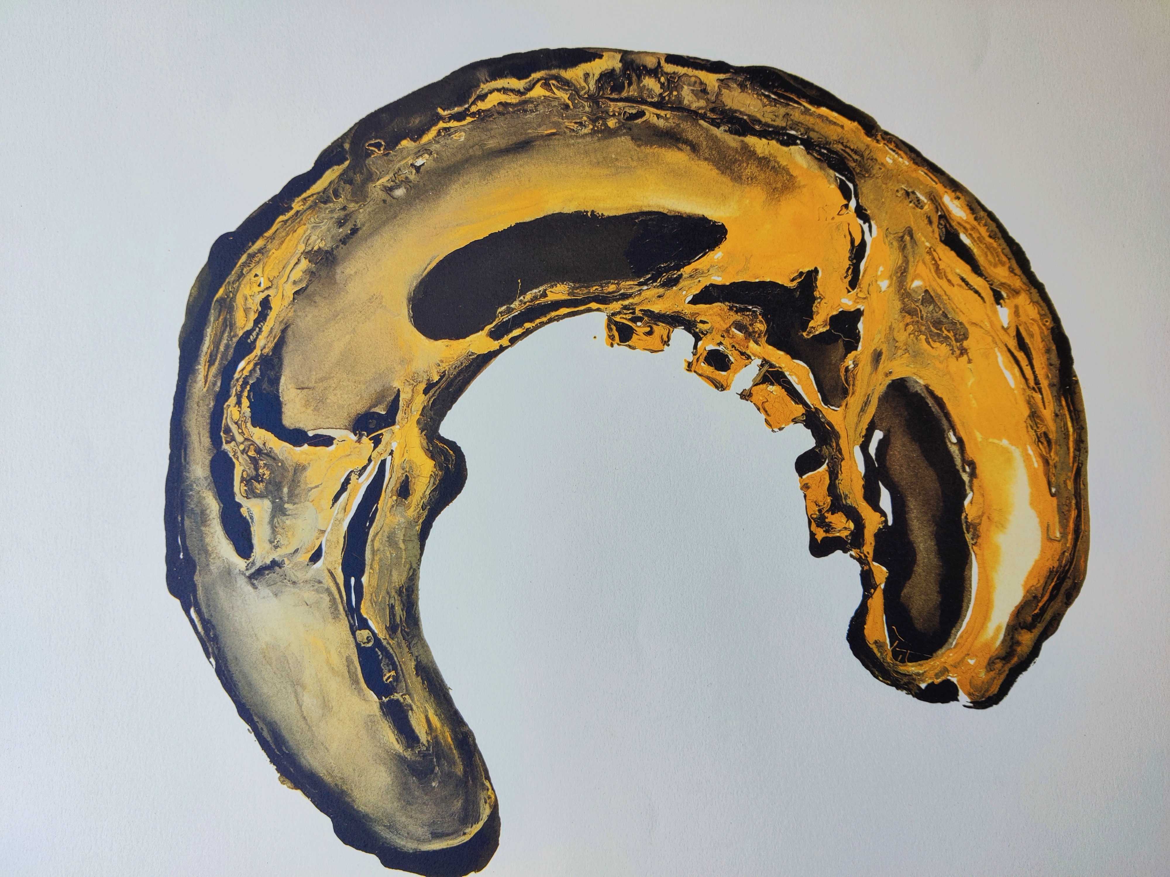 A painting of a horseshoe on a white background.