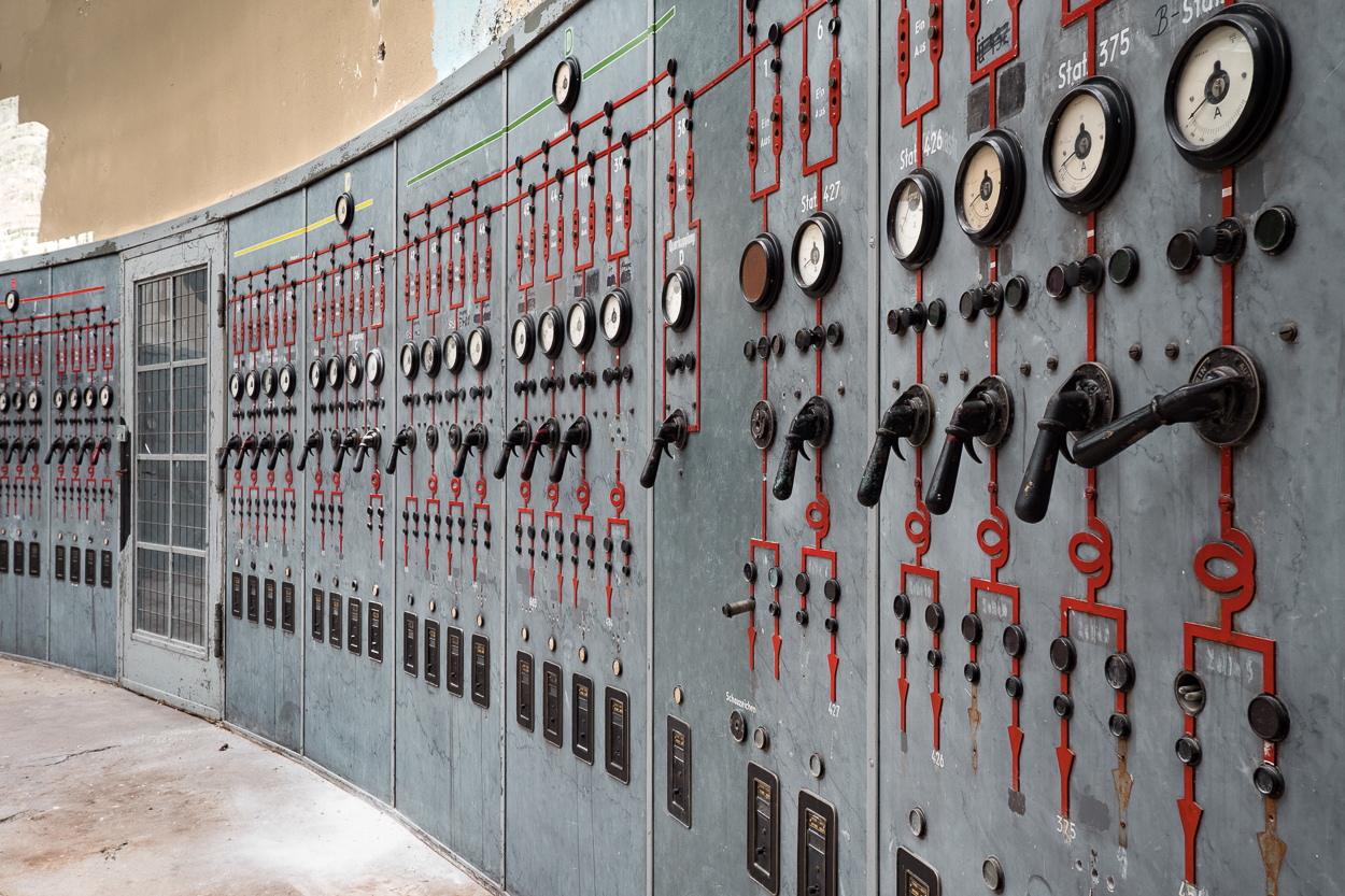 Control Room Substation Humboldt by Thomas Kemnitz, 2016