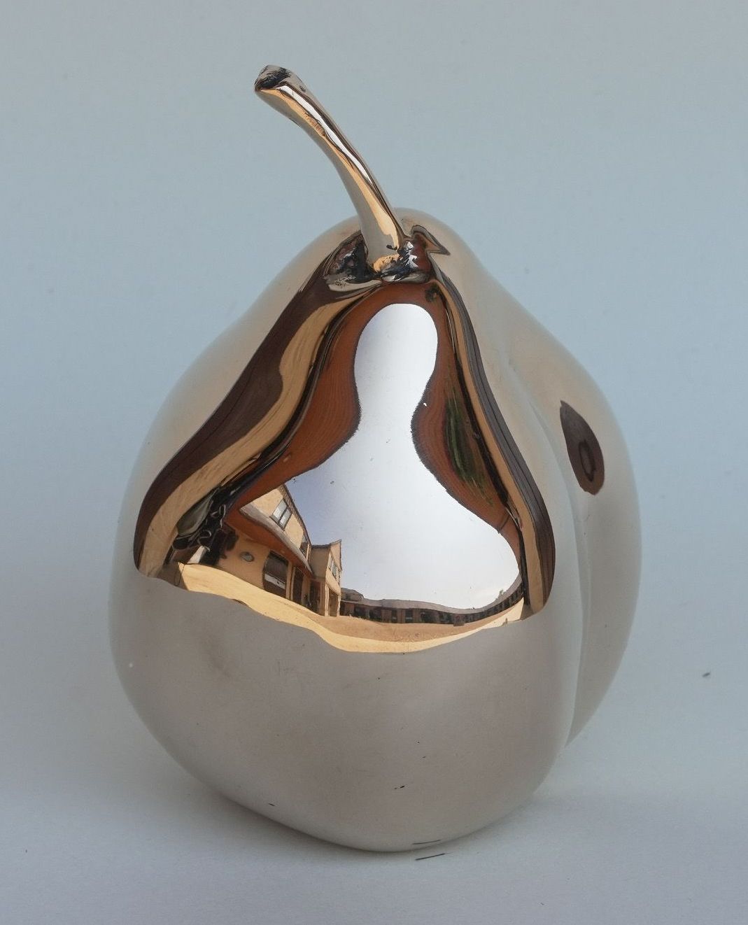Artwork by Veda Hallowes, Dear Heart II, Made of Mirror Polished Bronze 