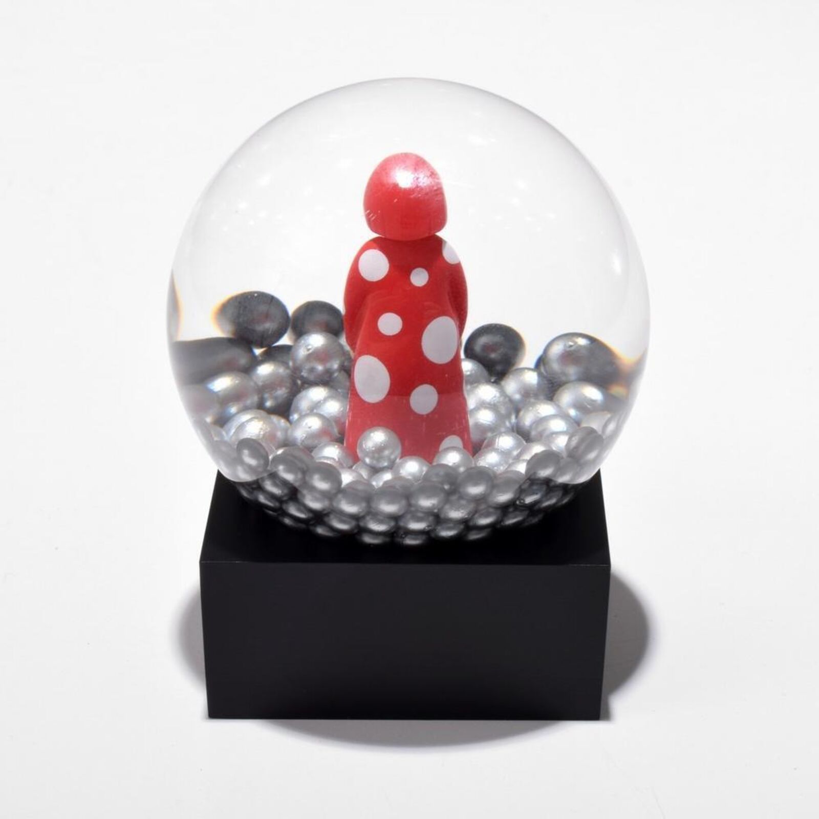 Artwork by Yayoi Kusama, Snow Globe (Narcissus Garden), Made of Glass, Polyresin and Water 