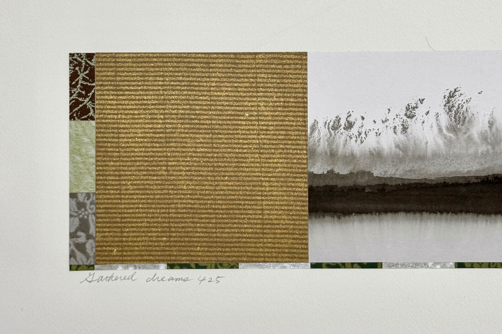 Artwork by Yoshio Ikezaki, Gathered dreams 425, Made of Sumi ink and watercolor on paper with gold patch 
