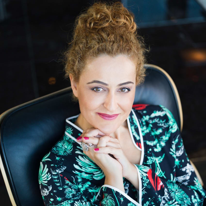 Riana Raouna, Founder - RIANA RAOUNA Gallery